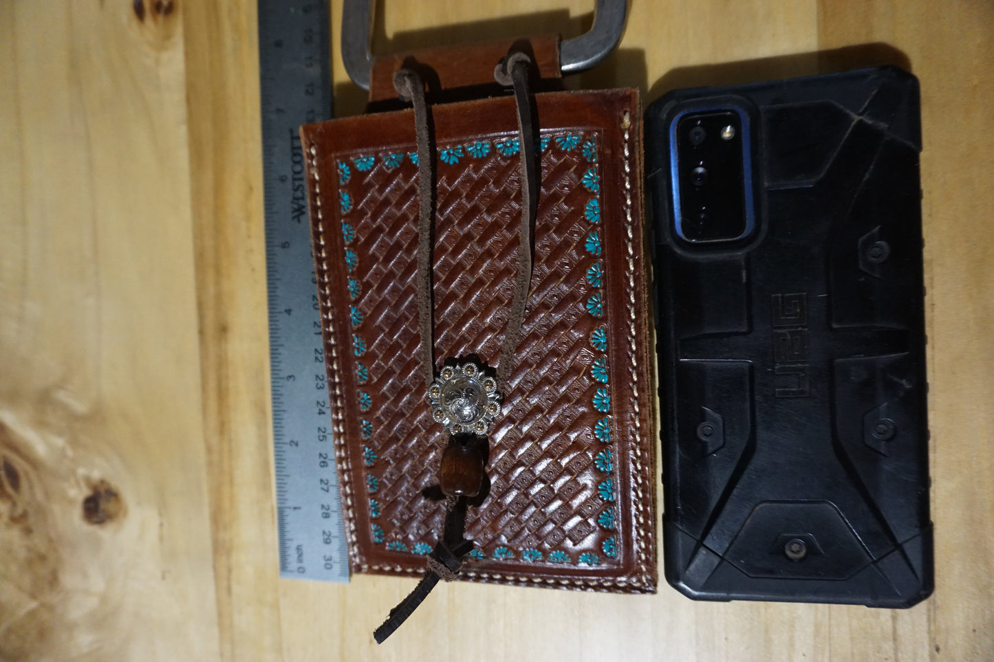 Saddle Cell Phone Holder #091