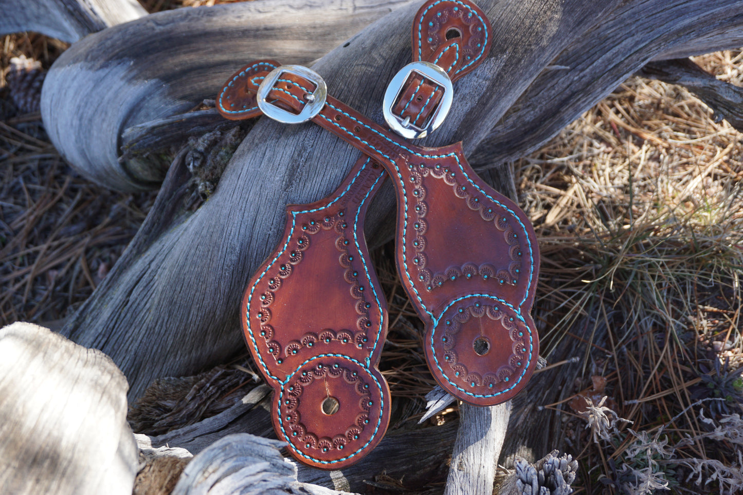 Spur Strap Turquoise hand painted.